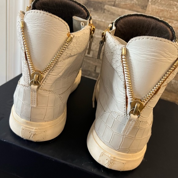 Giuseppe Zanotti - Picture 5 of 5